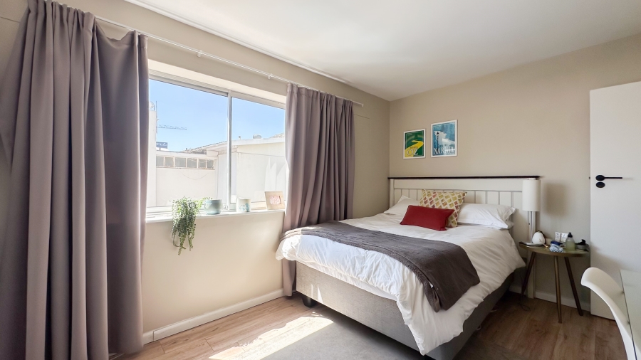 To Let 3 Bedroom Property for Rent in Sea Point Western Cape